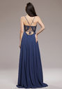 Abendkleid mit Stickereiverzierungen in Vintage Indigo