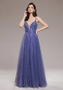 Abito da sera realizzato in tulle con allacciatura posteriore color lavanda