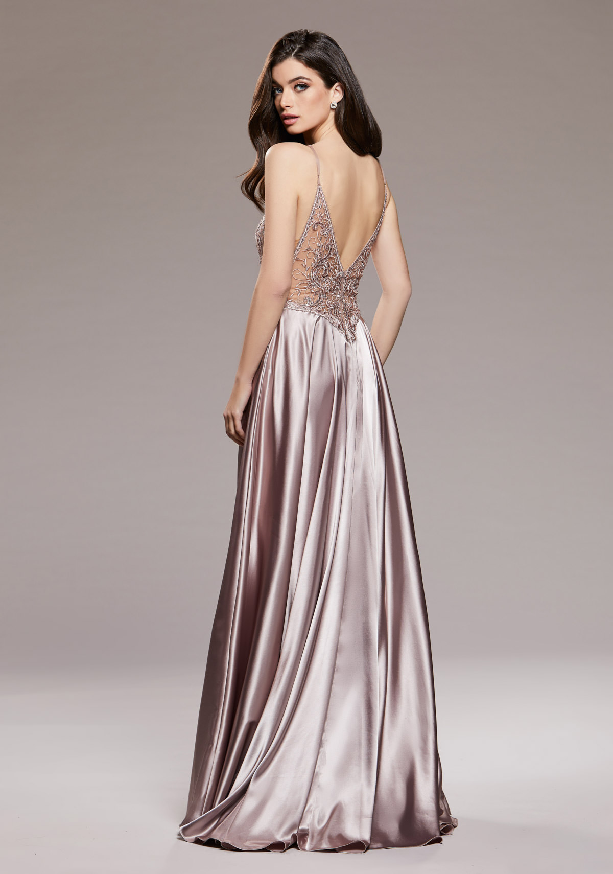 Robe de soirée en satin à fines bretelles Shining Dawn Christian Koehlert