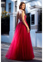 Abito da sera realizzato in tulle con strass in Virtual Red