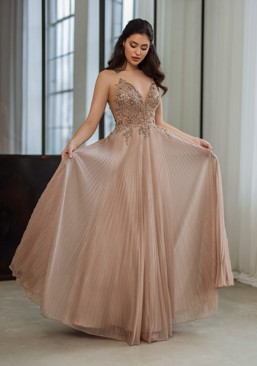 Flowing evening dress with pleated skirt in macadamia groove ...