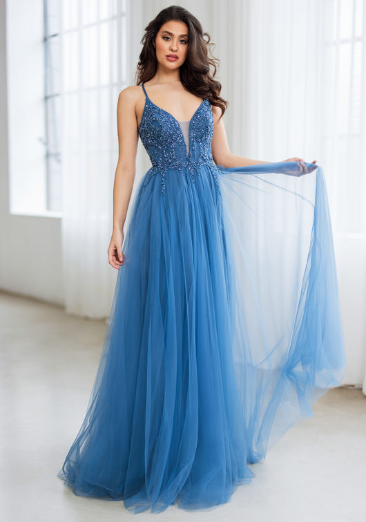 Abito da sera realizzato in tulle con allacciatura posteriore in blu ghiaccio