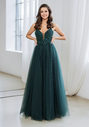 Abito da sera realizzato in tulle con allacciatura posteriore in verde botanico