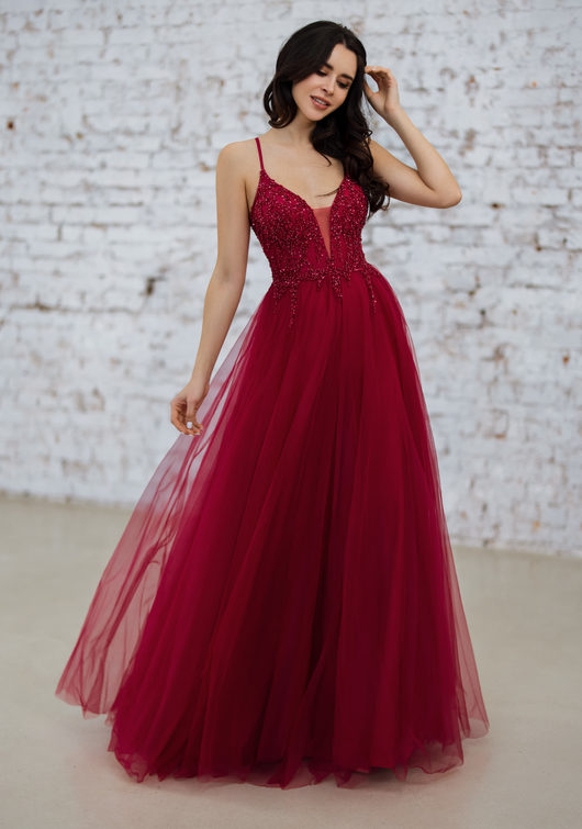 Vestido de noche de tul con lazada en la espalda en Virtual Red