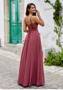 Fließendes Abendkleid mit Strassapplikationen in Marsala Red