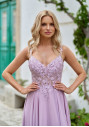 Fließendes Abendkleid mit Strassapplikationen in Lavender Snow