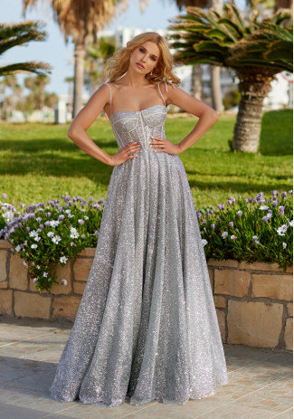 Sparkling evening dress in glitter silver