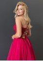 Vestido de noche de tul con lazada en la espalda en rojo cereza