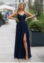 Robe de soirée fluide avec applications de strass en bleu crépuscule