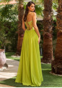 Vestido de noche con detalles bordados en Verde Kiwi